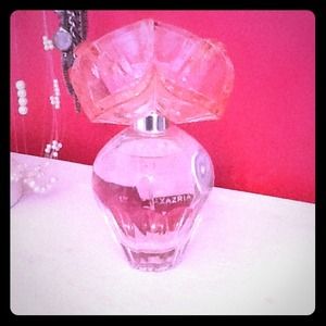 Super cute and great scented perfume