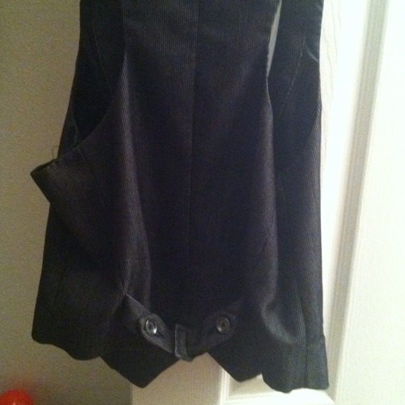 Vest - Picture 2 of 2