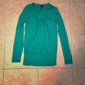 XS emerald green long sleeve top!