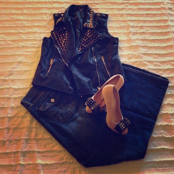 SOLD 🎁🎁🎁Lucky Jeans - size 4 (27)