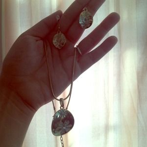 Neckless and earrings set