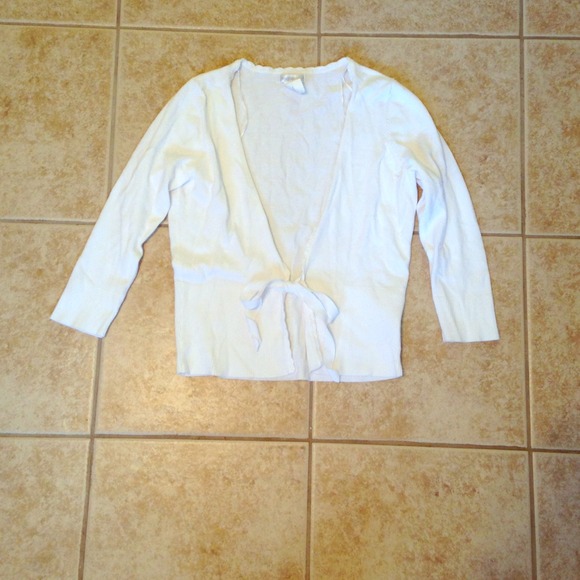 3/4 sleeve white sweater!