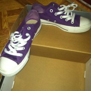 Purple low top converse