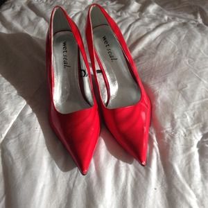 New red Wet Seal pumps