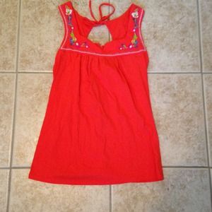 Coral colored medium tank with flower embroidery!