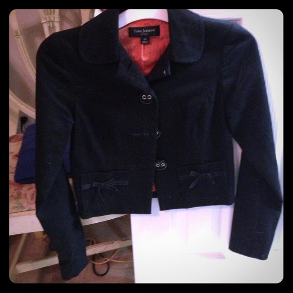 Cute black crop jacket xs