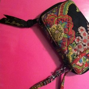 ❌TRADED❌ Vera Bradley Symphony in Hue Wristlet