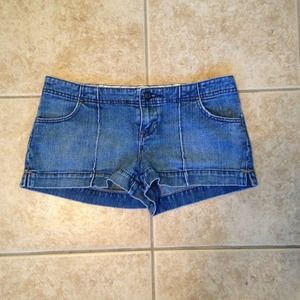 Size 4 gap denim shorts!