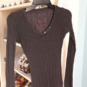 Gray long sleeve shirt