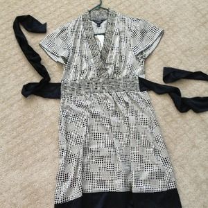 Pretty b&w banana republic dress!
