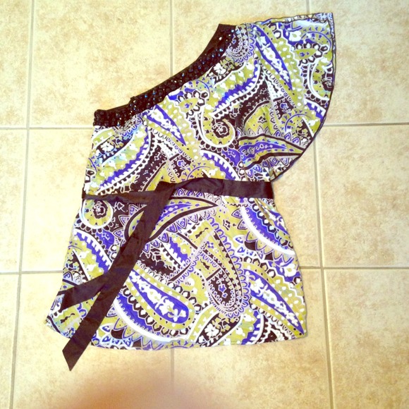 One shoulder top!