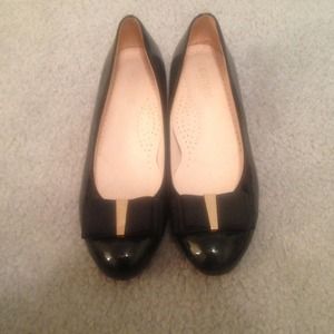 Classic black flat shoes