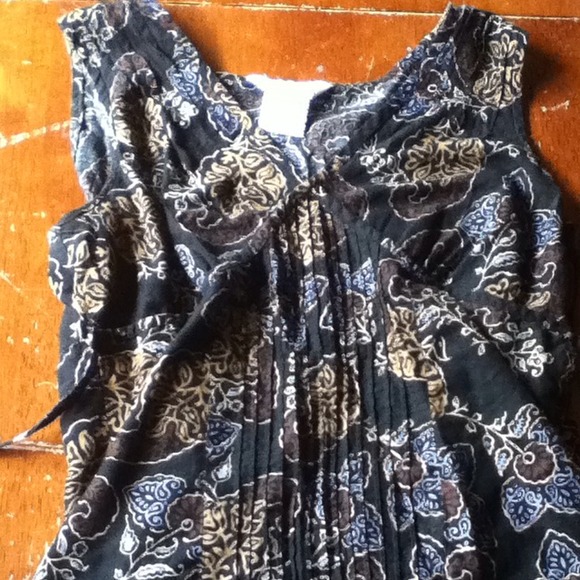 Floral tank top! 1st pic is the back - Picture 2 of 3