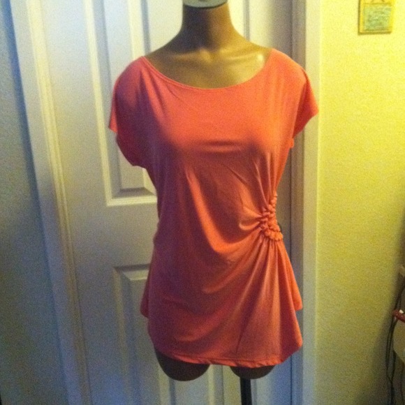 ❌SOLD! Cute Coral Top @dwnncl
