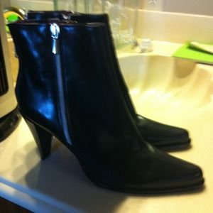 Donald J Pliner ankle boots