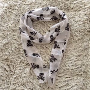Skulls head scarf 🎀