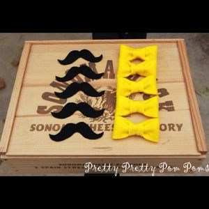 20 brooch pins for gender reveal party