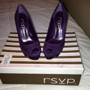 ***REDUCED***Purple peep toe pumps