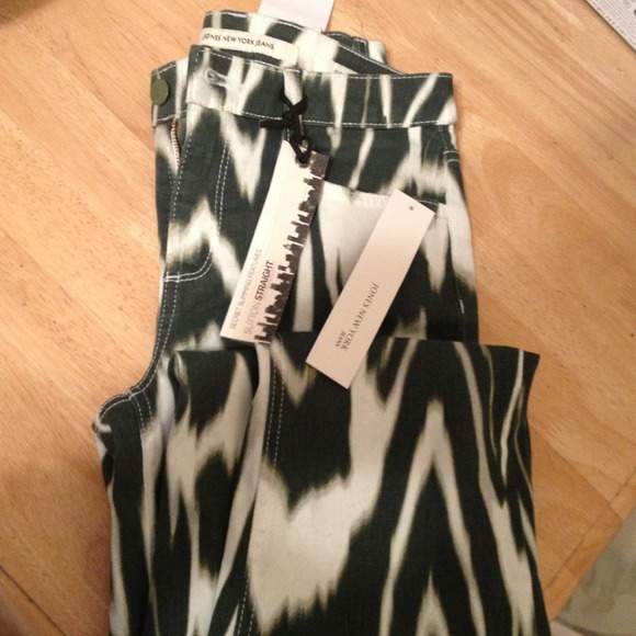 Green tye tye jeans