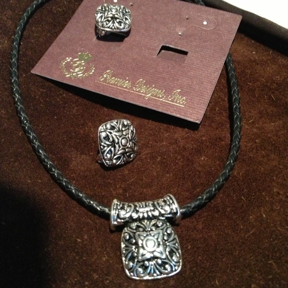 Premier Designs Bailey Necklace & Earrings