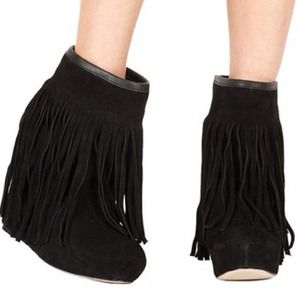 Koolaburra  "Veleta" black suede fringe booties