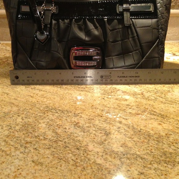 Guess Handbag - Picture 2 of 4