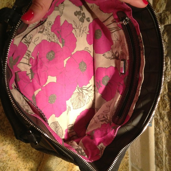 Guess Handbag - Picture 4 of 4