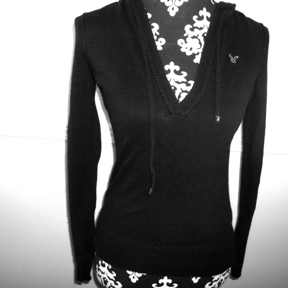 AE V-Neck Hoodie