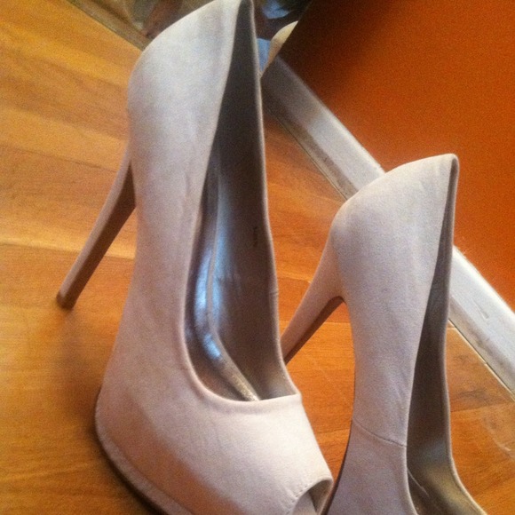 Heels. 👠💄🎀 - Picture 3 of 3