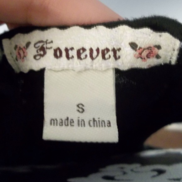 Black & Gold sequined tank - Picture 3 of 4