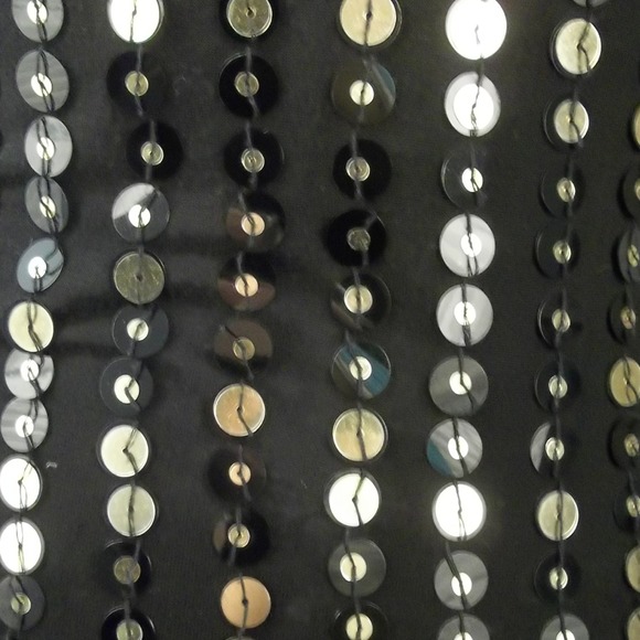 Black & Gold sequined tank - Picture 4 of 4