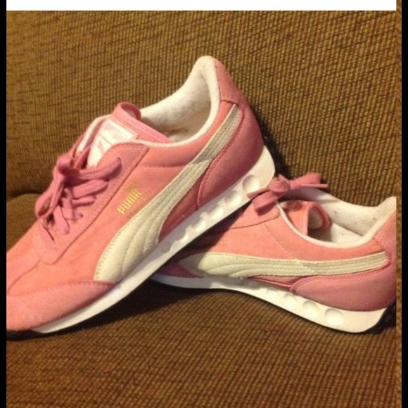 Puma tennis shoes pink