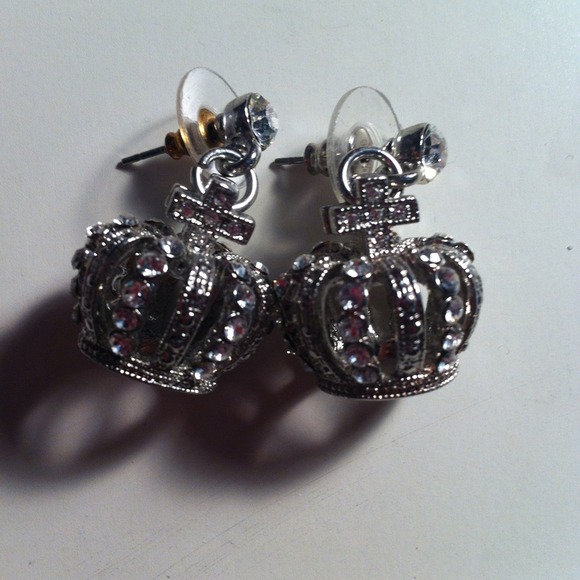 👑Crown Earrings!👑