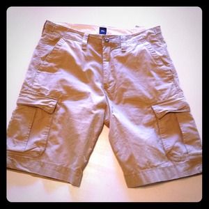 SOLD IN BUNDLE MEN'S Gap shorts