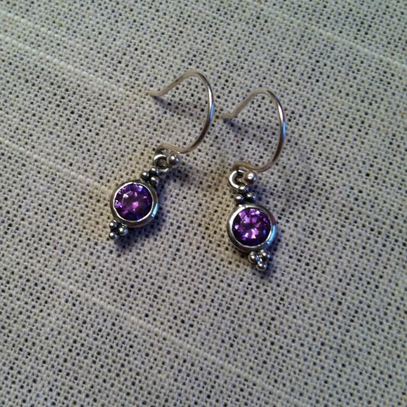 RESERVED for @sterlinglufe3. Necklace & earrings