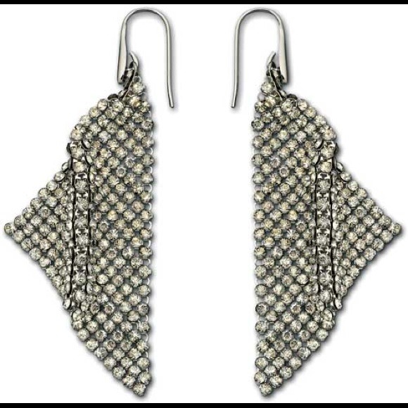 Swarovski fit earrings😍contact@cvz15 she hasthem - Picture 3 of 3