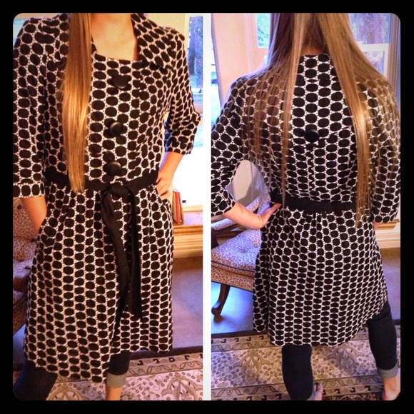 Fabulous lightweight trench with button details