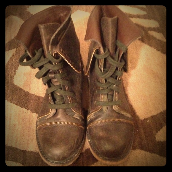 Awesome fashion army boots! So many style points! - Picture 1 of 4