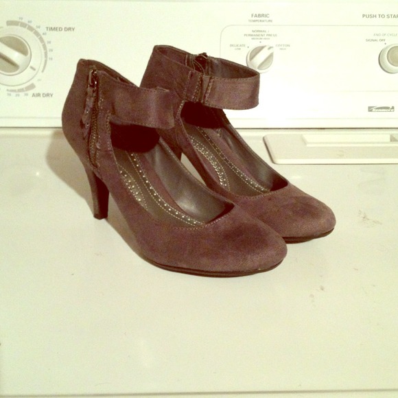 Grey heels! Never worn!
