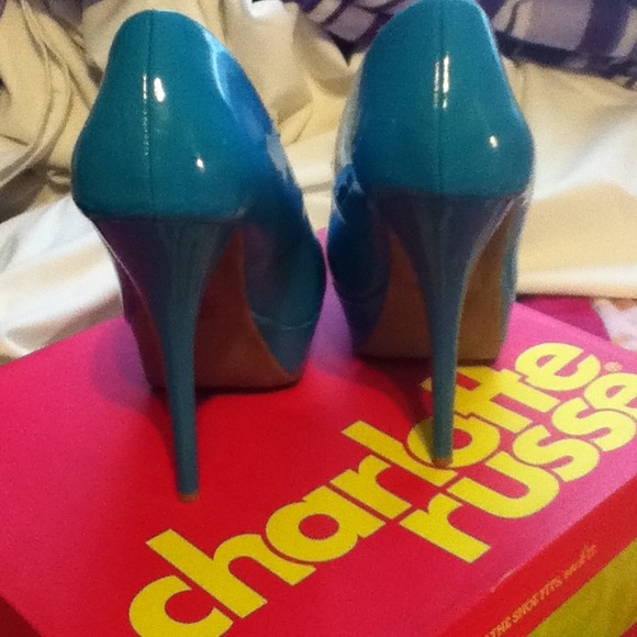 Turquoise pumps - Picture 2 of 4