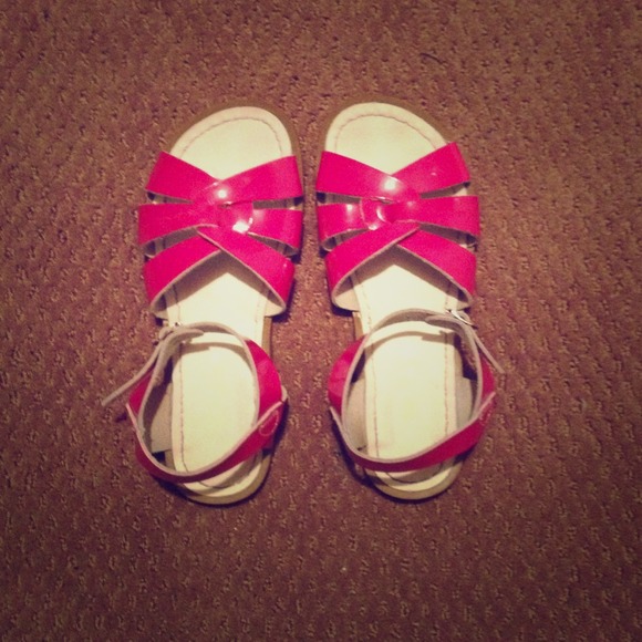 Hot pink glossy saltwaters!