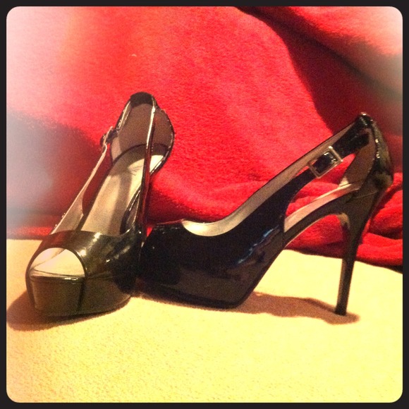 Worthington black sling back heels
