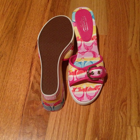 NIB Coach Perry Multicolor pink platforms