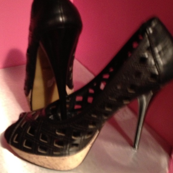 Black/cork platforms (: 💋 - Picture 2 of 2