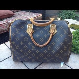 Authentic vintage LV speedy 30.