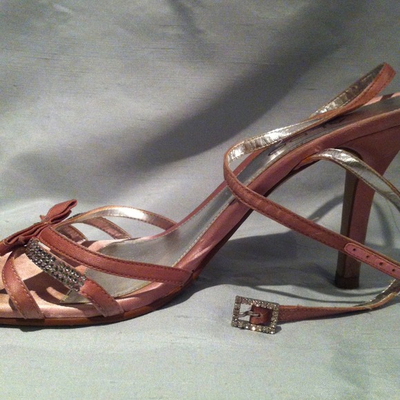 Size 8 Aldo champagne pink heals. 🎀 - Picture 2 of 3