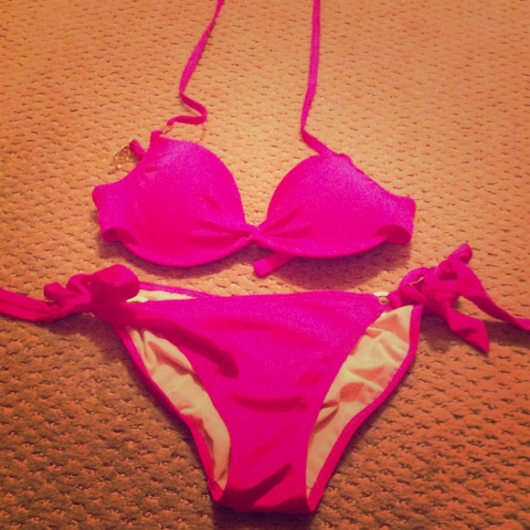 Magenta bikini