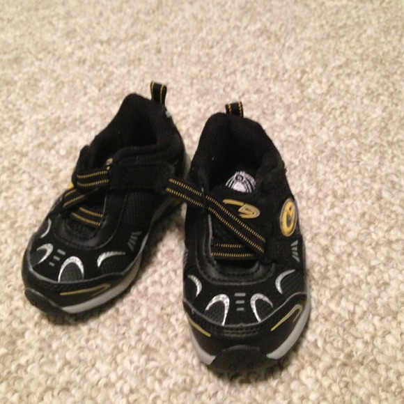 Toddler boys shoes size 5