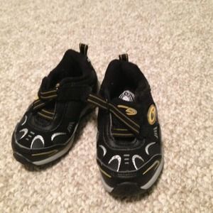 Toddler boys shoes size 5
