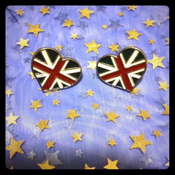 SOLD OUT Heart London flag earring